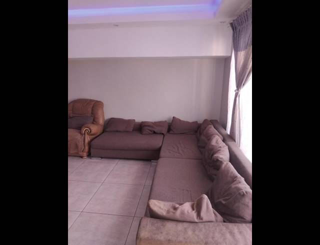 5 BEDROOM TOWNHOUSE FOR SALE IN HALFWAY GARDENS